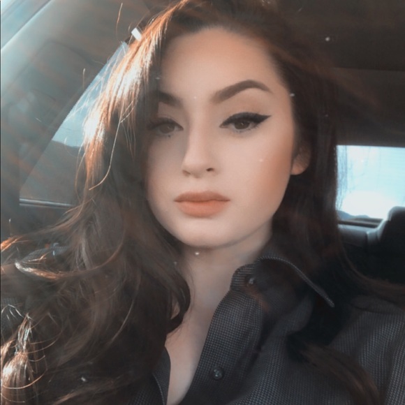 Meet your Posher, Vanessa - Picture 1 of 1